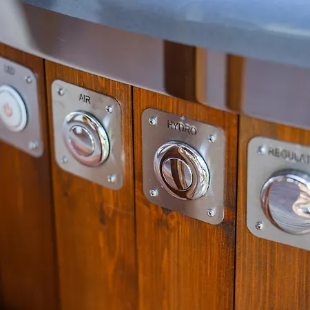 Letniskowy Borowik Z Sauna I Jacuzzi - Oaza Spokoju Nyaraló